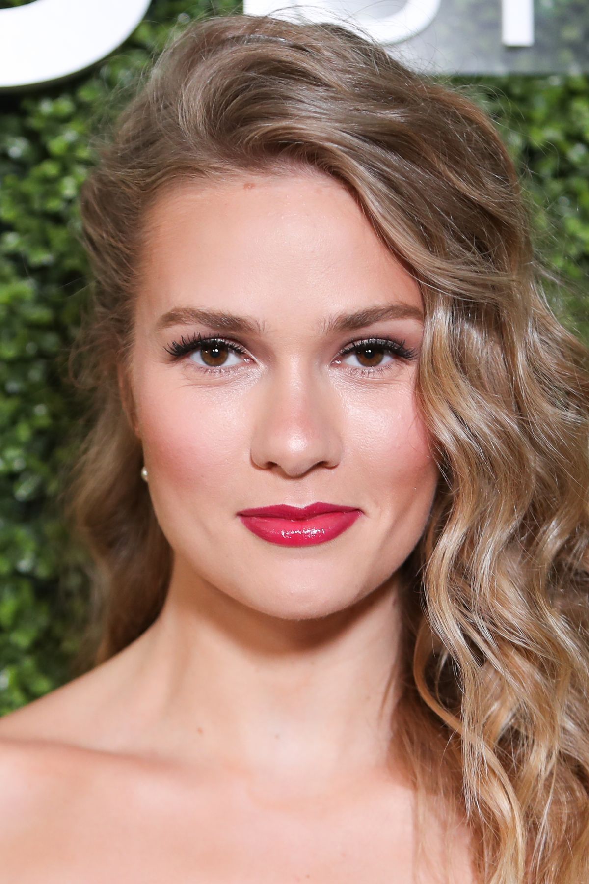 Tori Anderson - Biography, Height & Life Story | Super Stars Bio